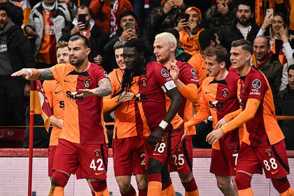 Galatasaray'a transfer müjdesi! Cimbom forvet hattını komple yeniliyor... 2