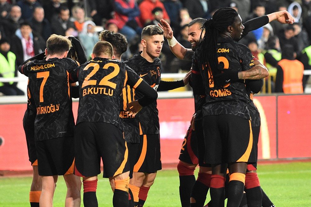 Galatasaray'a transfer müjdesi! Cimbom forvet hattını komple yeniliyor... 3