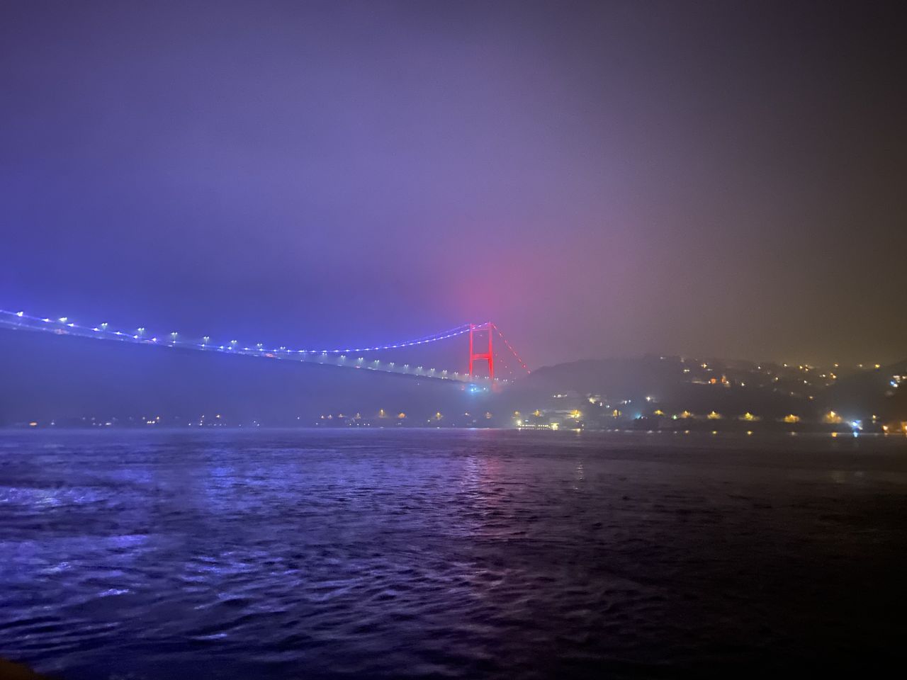 İstanbul'da sis nedeniyle sürücüler zor anlar yaşadı! Flaşörlerini yakarak ilerlediler 3