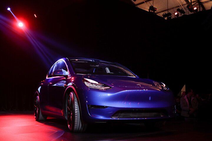 Tesla'yı otopilota alıp uyudu! Polisler 15 dakika boyunca kovaladı 2