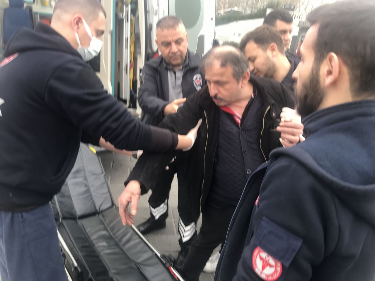 Taksim metrosunda korku dolu anlar! Yolcu raylara düştü... 5