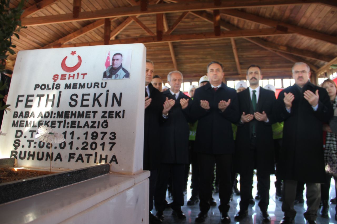 Şehit polis Fethi Sekin, vefatının 6’ncı sene-i devriyesinde kabri başında anıldı! 2
