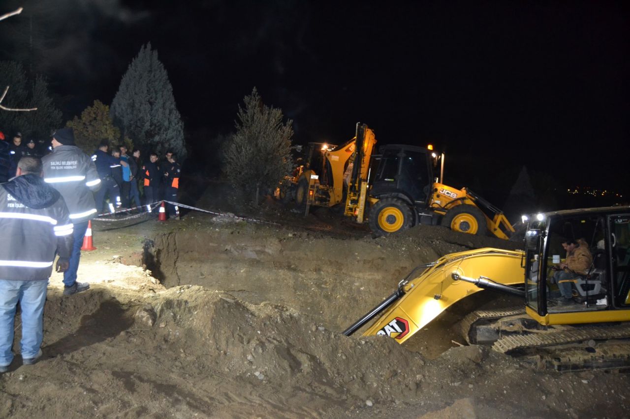 Manisa'dan acı haber! Kuyuya düşen baba ve oğlunun cansız bedenlerine 10 saat sonra ulaşıldı 3