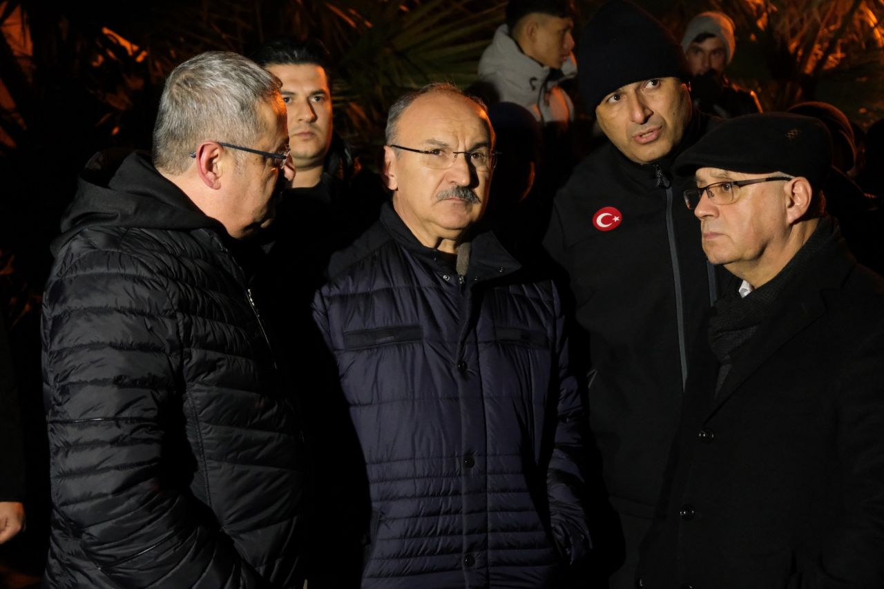 Manisa'dan acı haber! Kuyuya düşen baba ve oğlunun cansız bedenlerine 10 saat sonra ulaşıldı 6