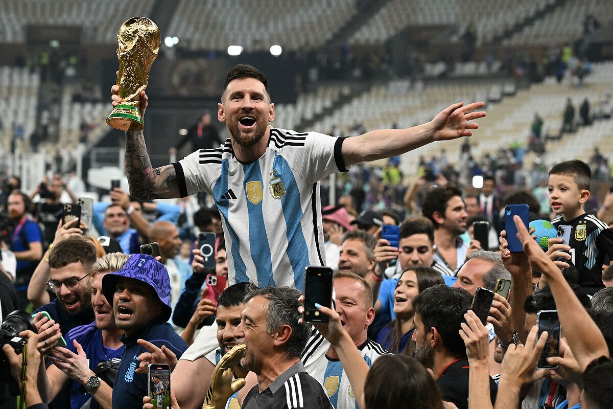 Messi'nin şampiyonluk sonrası kaldırdığı kupa sahte çıktı! 2