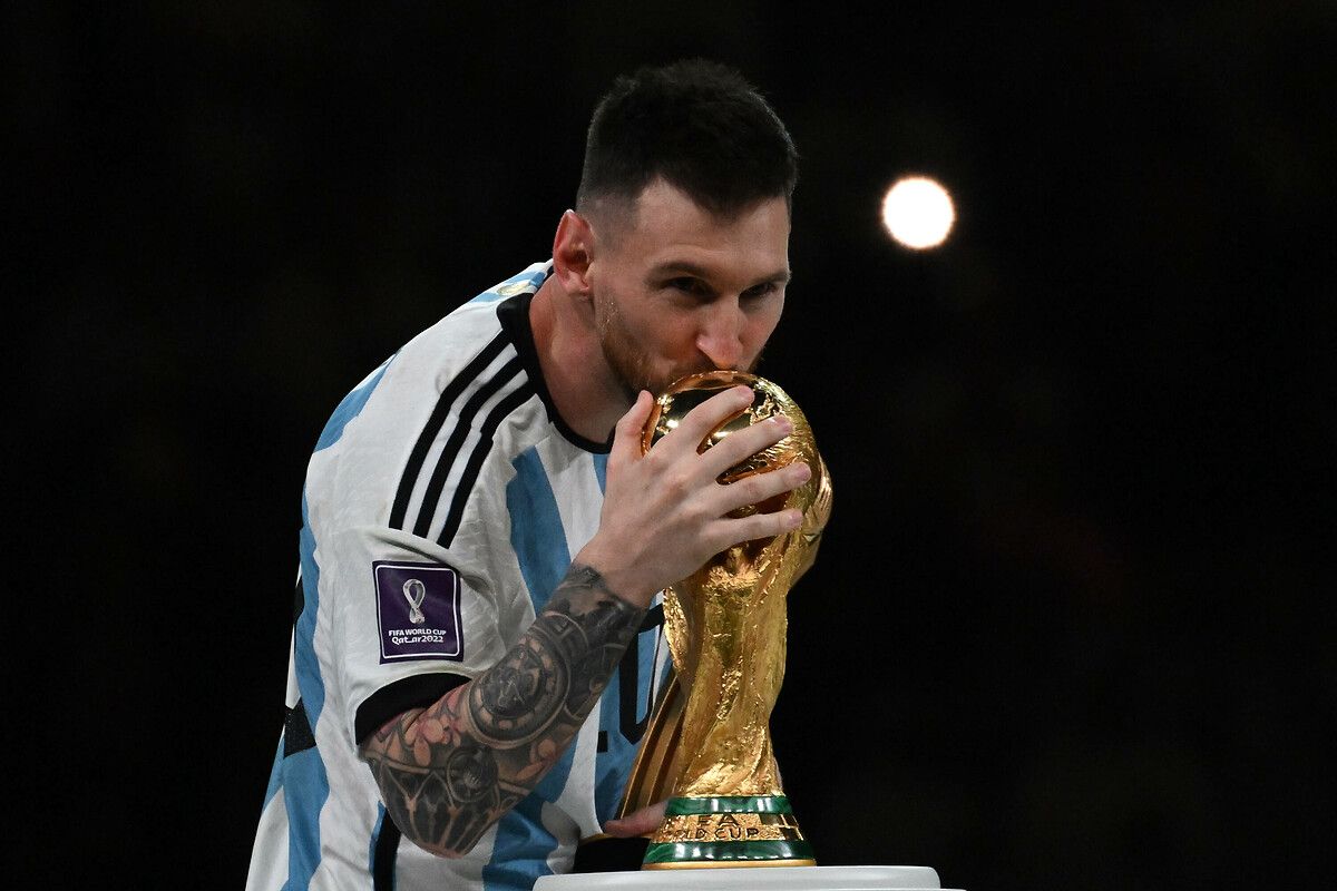 Messi'nin şampiyonluk sonrası kaldırdığı kupa sahte çıktı! 3