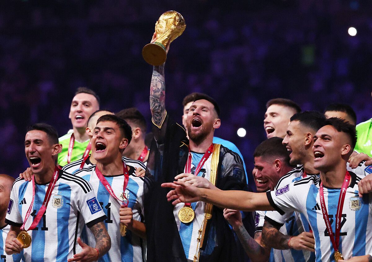 Messi'nin şampiyonluk sonrası kaldırdığı kupa sahte çıktı! 6