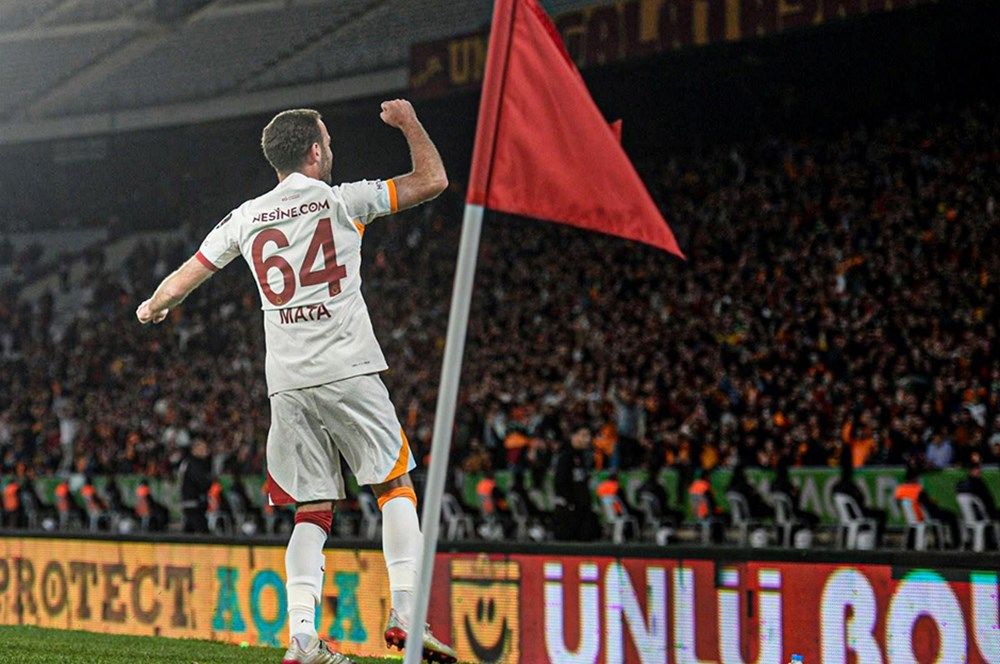 Galatasaray'da devre arası operasyonu! 3 ismin bileti kesildi... 14