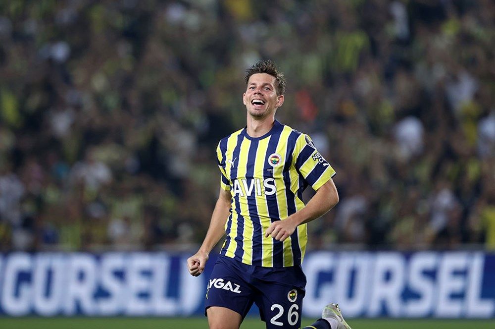 Fenerbahçe'ye içeriden darbe! Yıldız oyuncunun ezeli rakiple görüşmesine izin verildi... 5