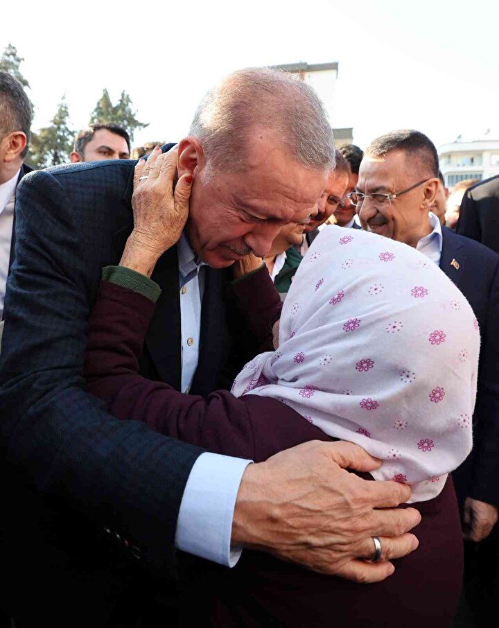 Cumhurbaşkanı Erdoğan selzede Zülfiye Nine'nin evine misafir oldu 1