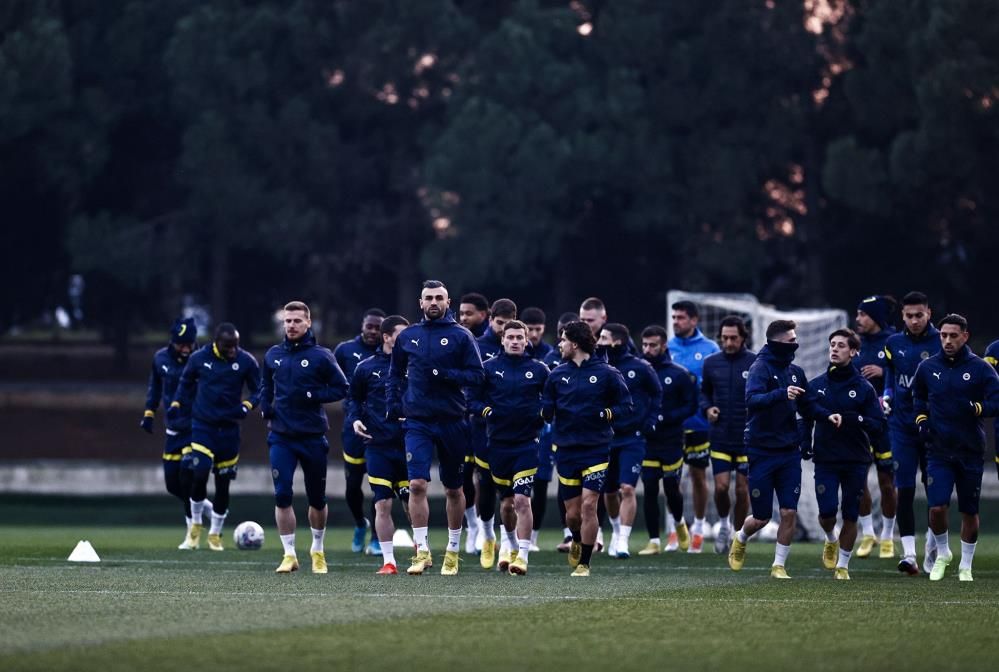 İşte Fenerbahçe -Galatasaray maçının muhtemel 11'leri 1