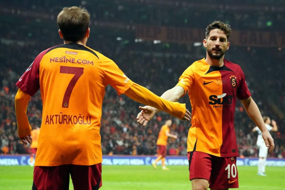 İşte Fenerbahçe -Galatasaray maçının muhtemel 11'leri 6