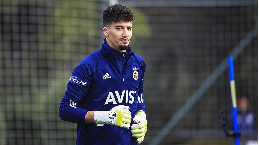 Altay'ın performansı sosyal medyada alay konusu oldu 1
