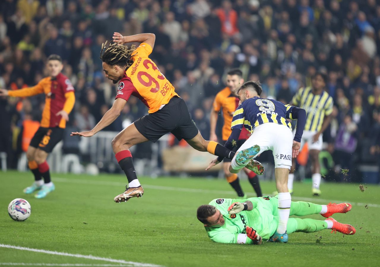 Dev derbiye damga vuran kareler 1