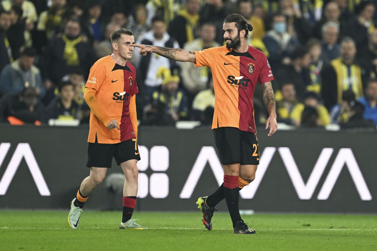 Dev derbiye damga vuran kareler 10