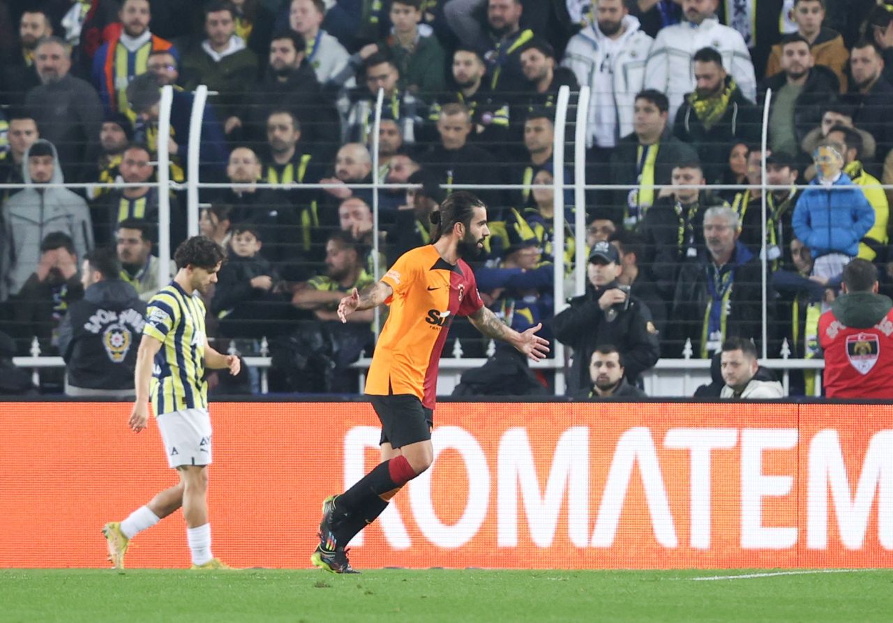 Dev derbiye damga vuran kareler 12