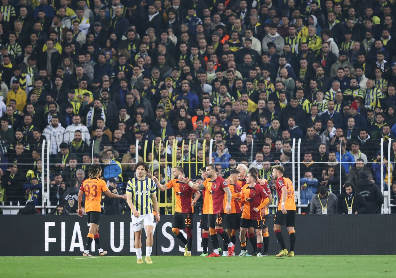 Dev derbiye damga vuran kareler 13