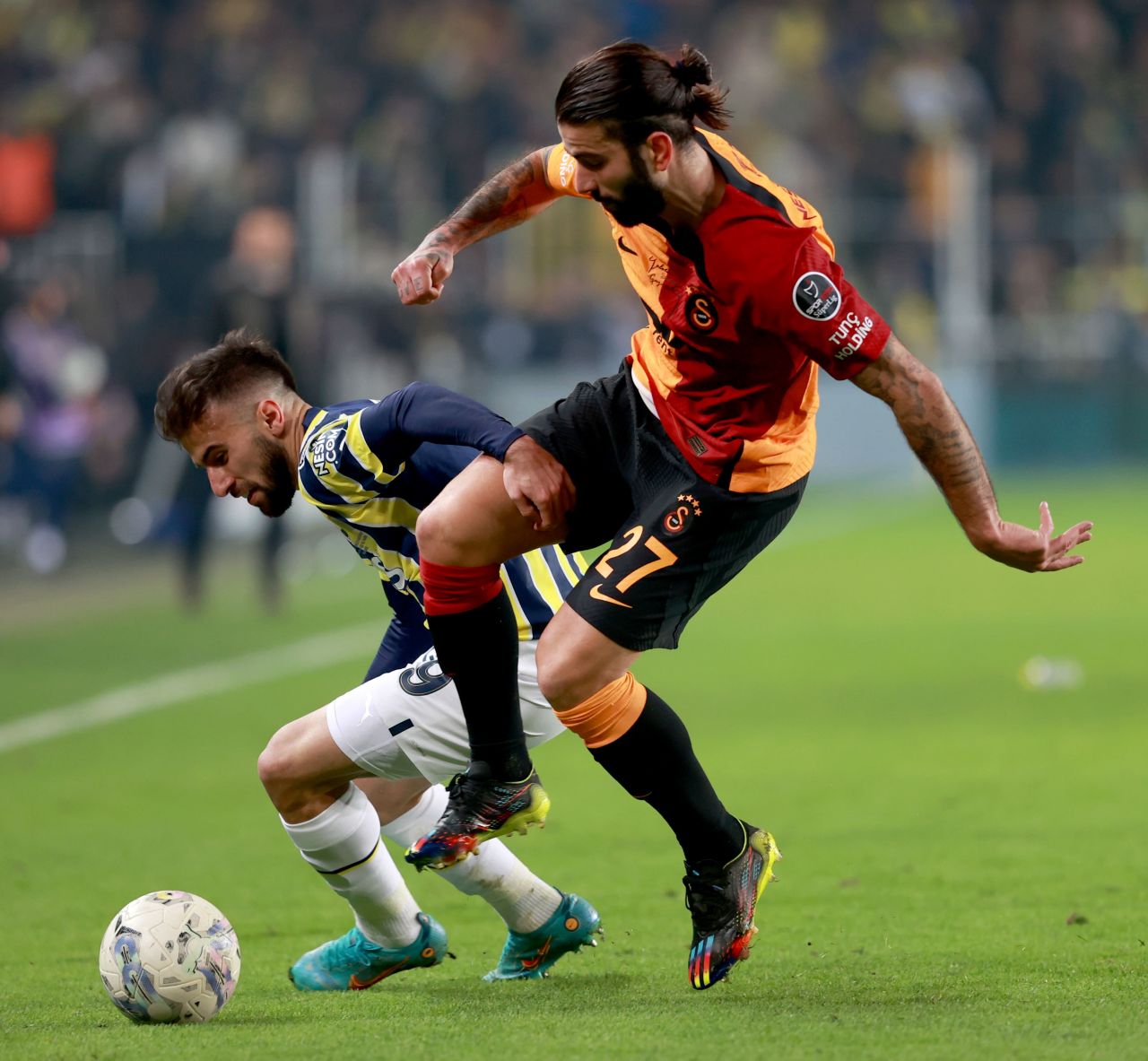 Dev derbiye damga vuran kareler 18