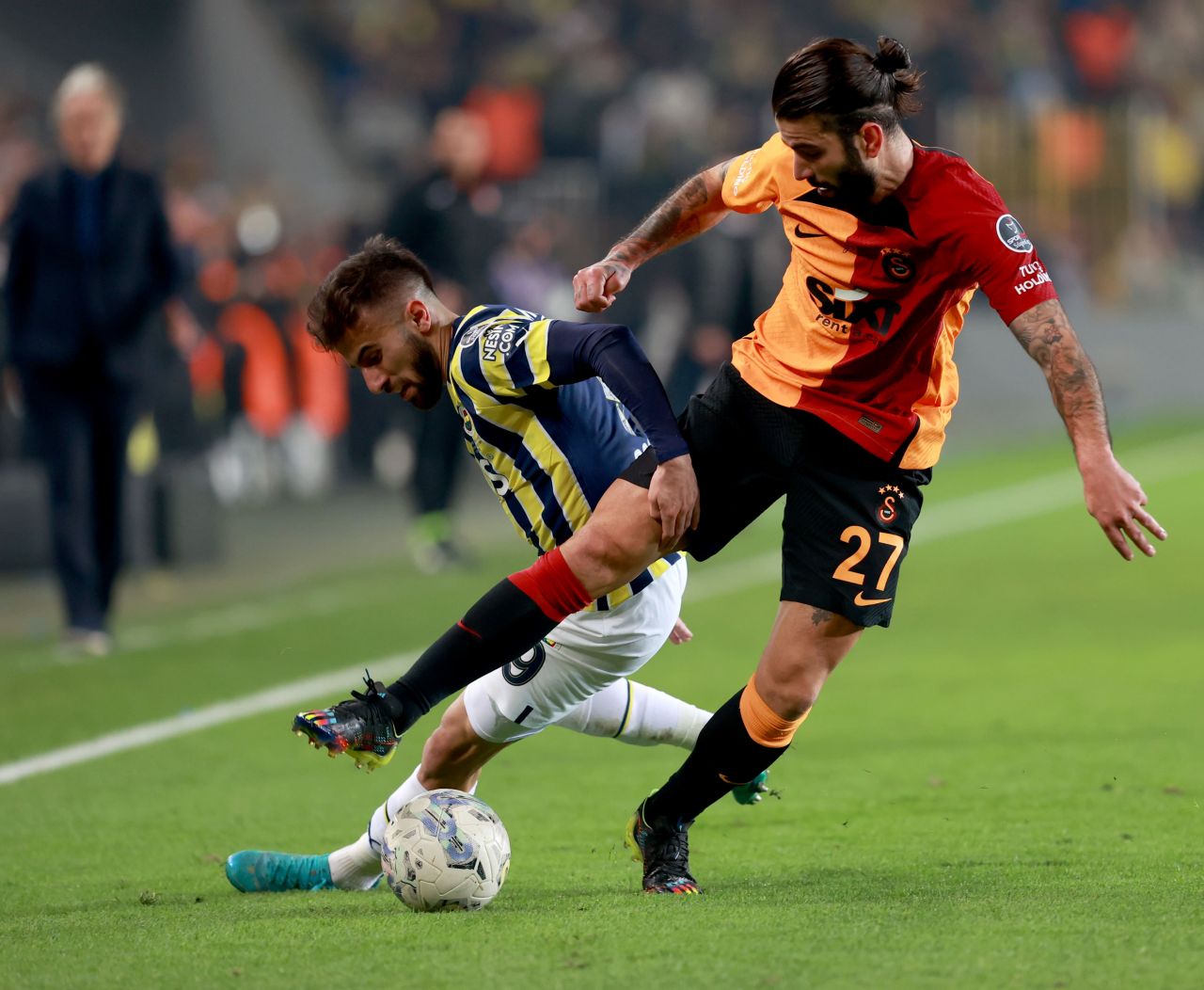 Dev derbiye damga vuran kareler 19