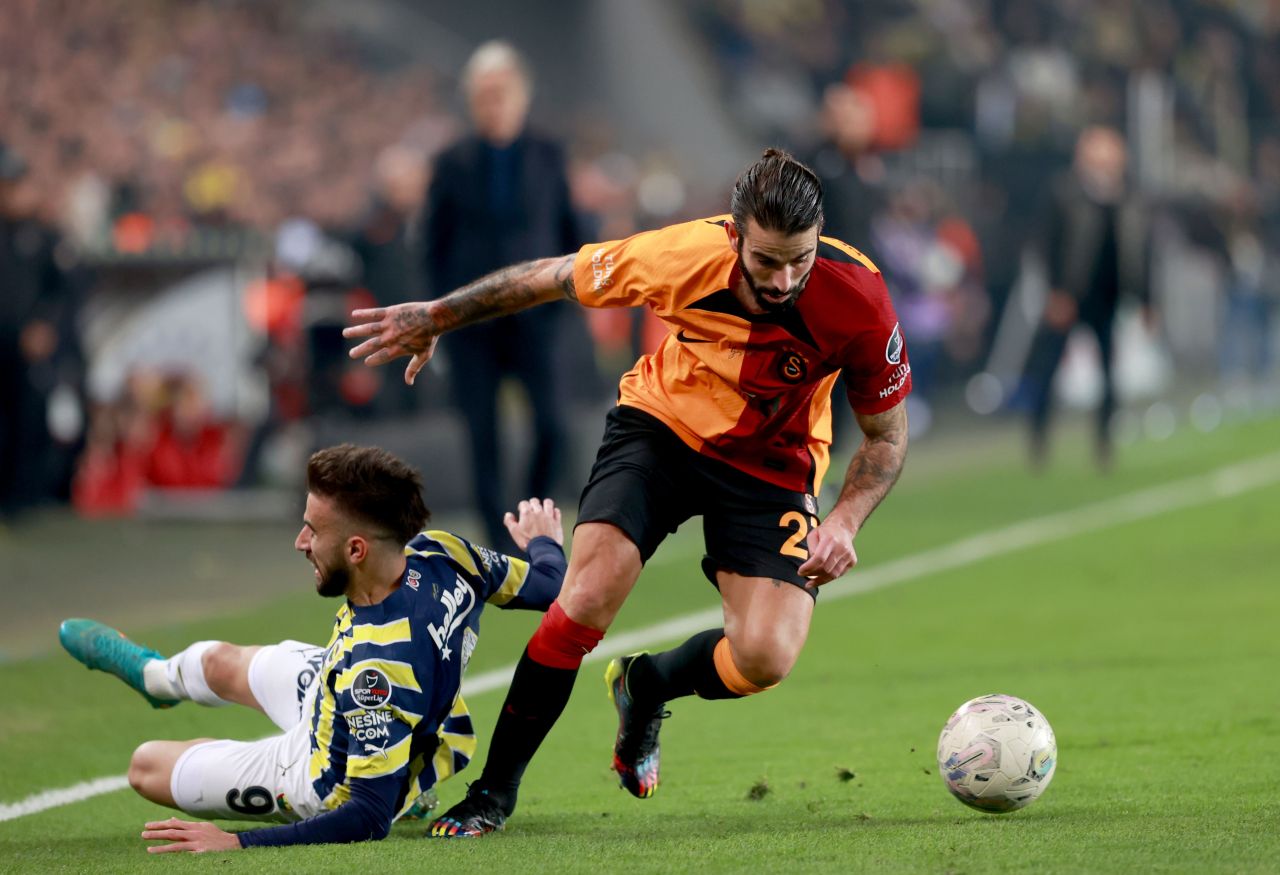 Dev derbiye damga vuran kareler 20