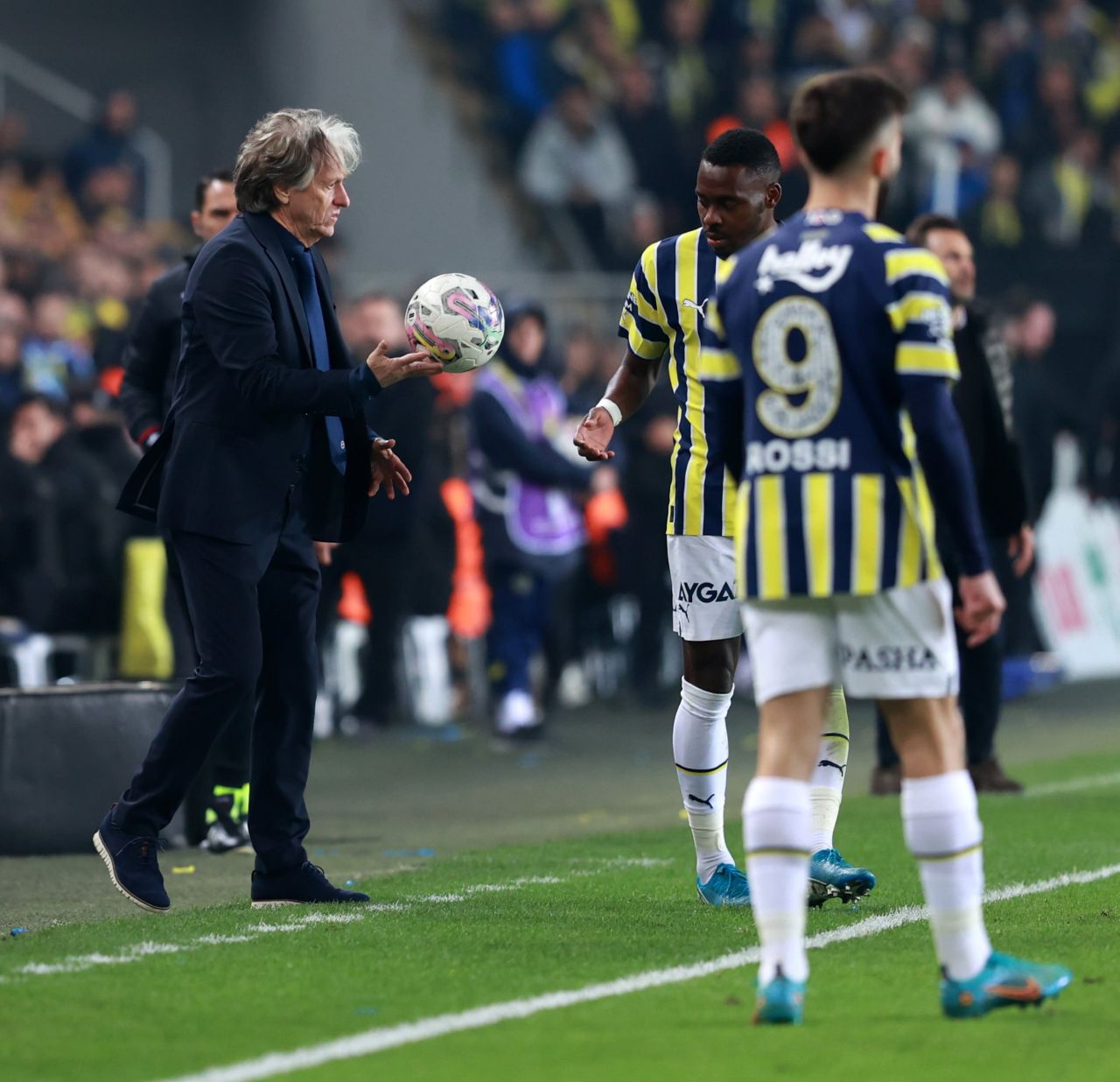 Dev derbiye damga vuran kareler 28