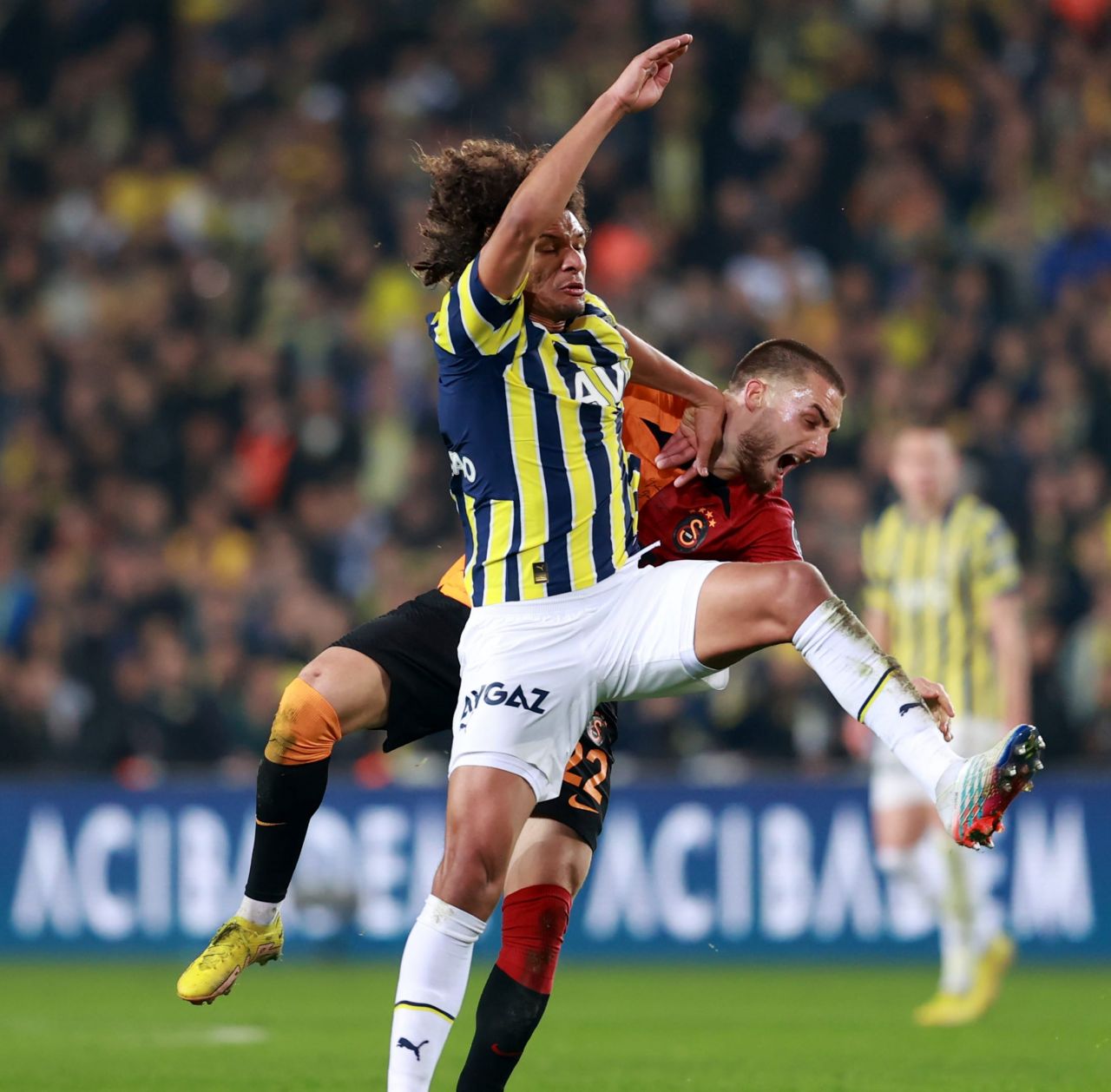 Dev derbiye damga vuran kareler 34