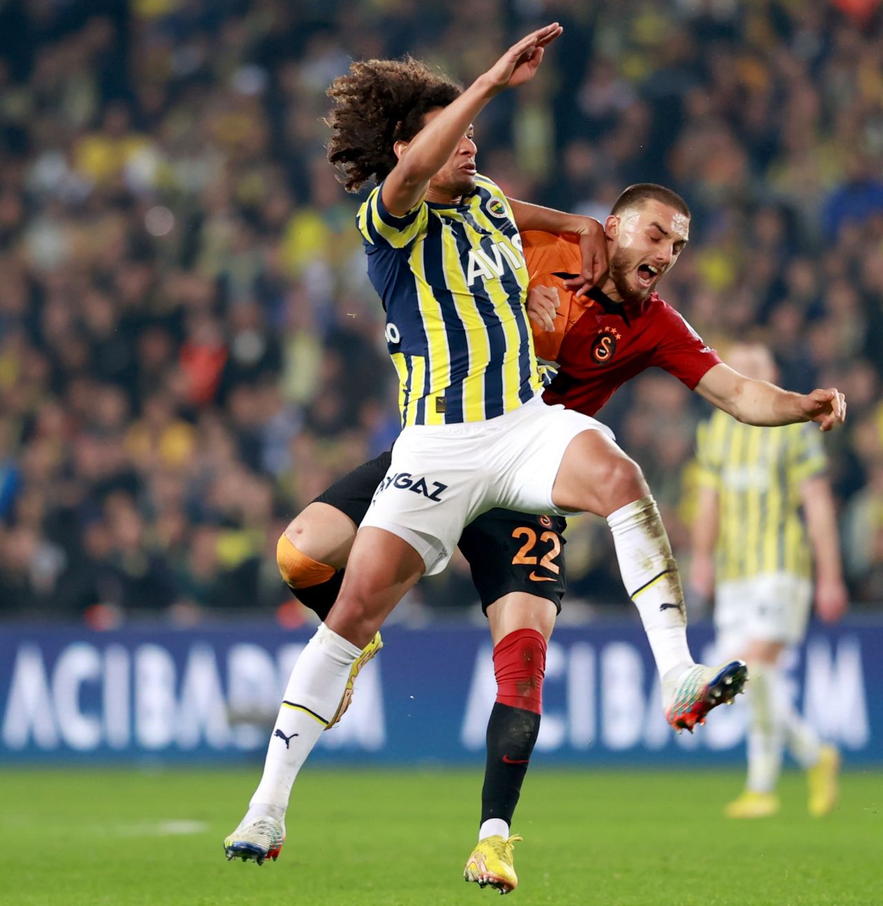 Dev derbiye damga vuran kareler 37