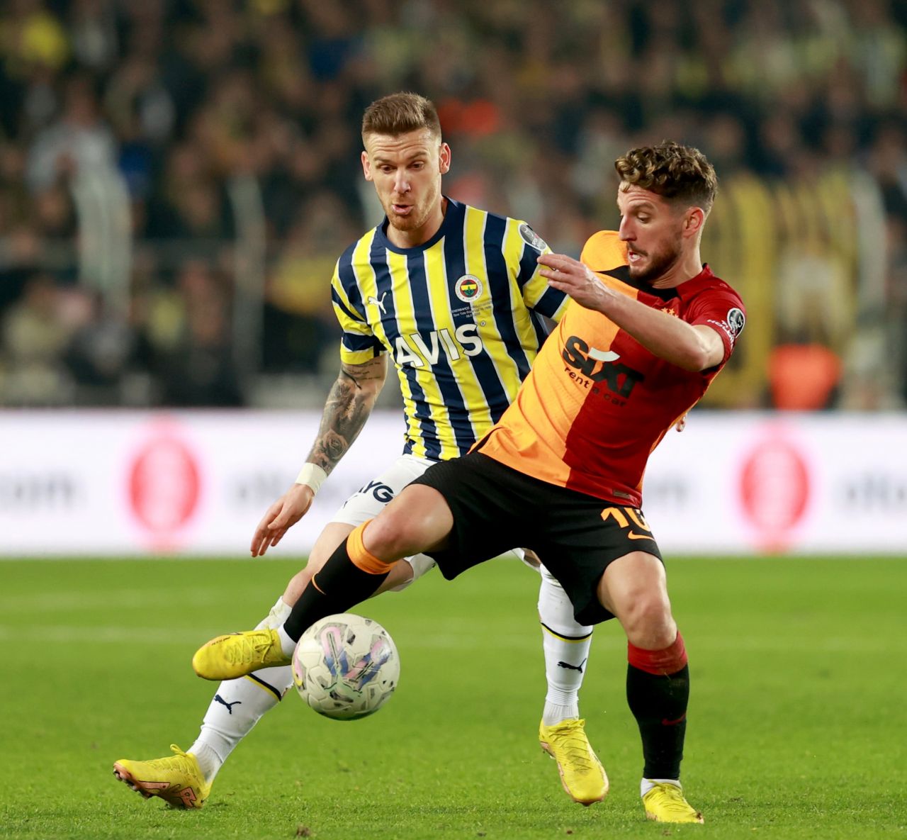 Dev derbiye damga vuran kareler 38