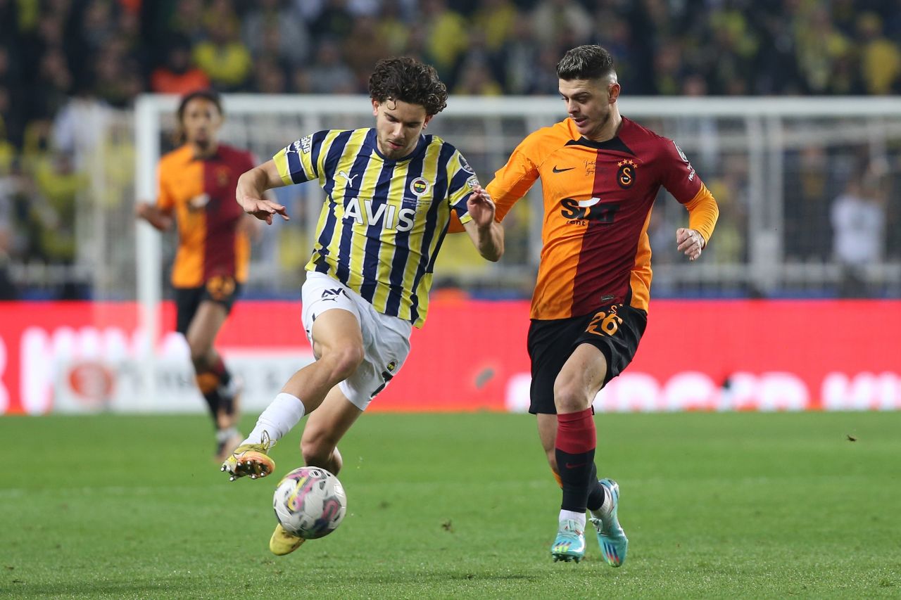 Dev derbiye damga vuran kareler 42
