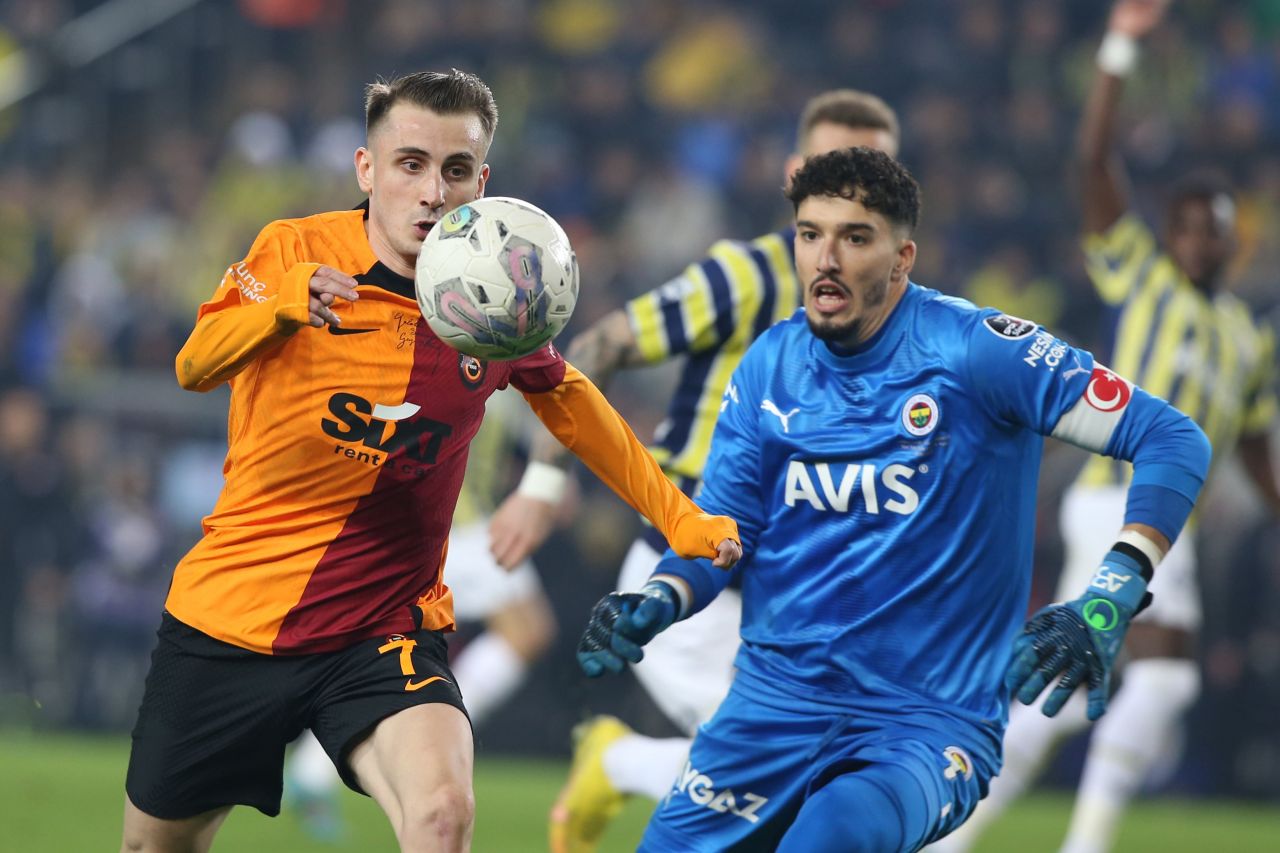 Dev derbiye damga vuran kareler 44