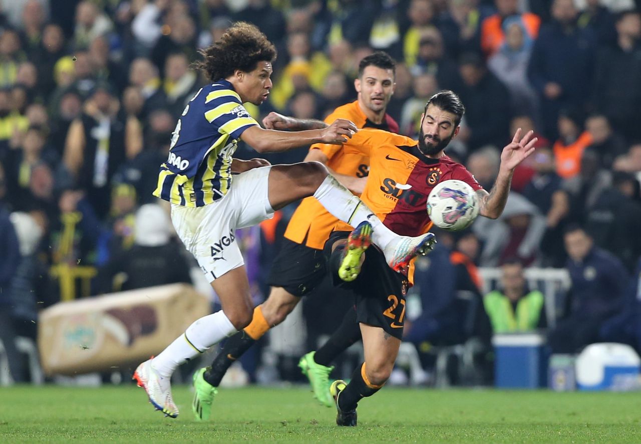 Dev derbiye damga vuran kareler 48