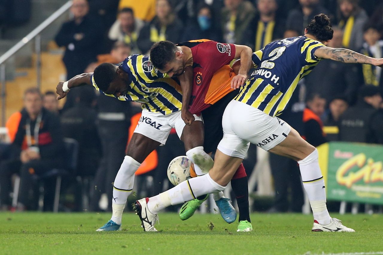 Dev derbiye damga vuran kareler 51