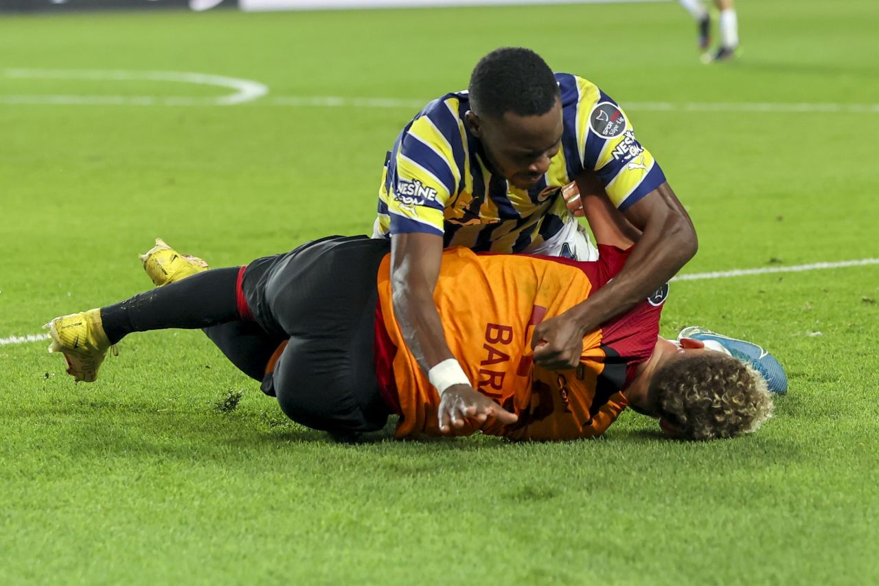 Dev derbiye damga vuran kareler 57