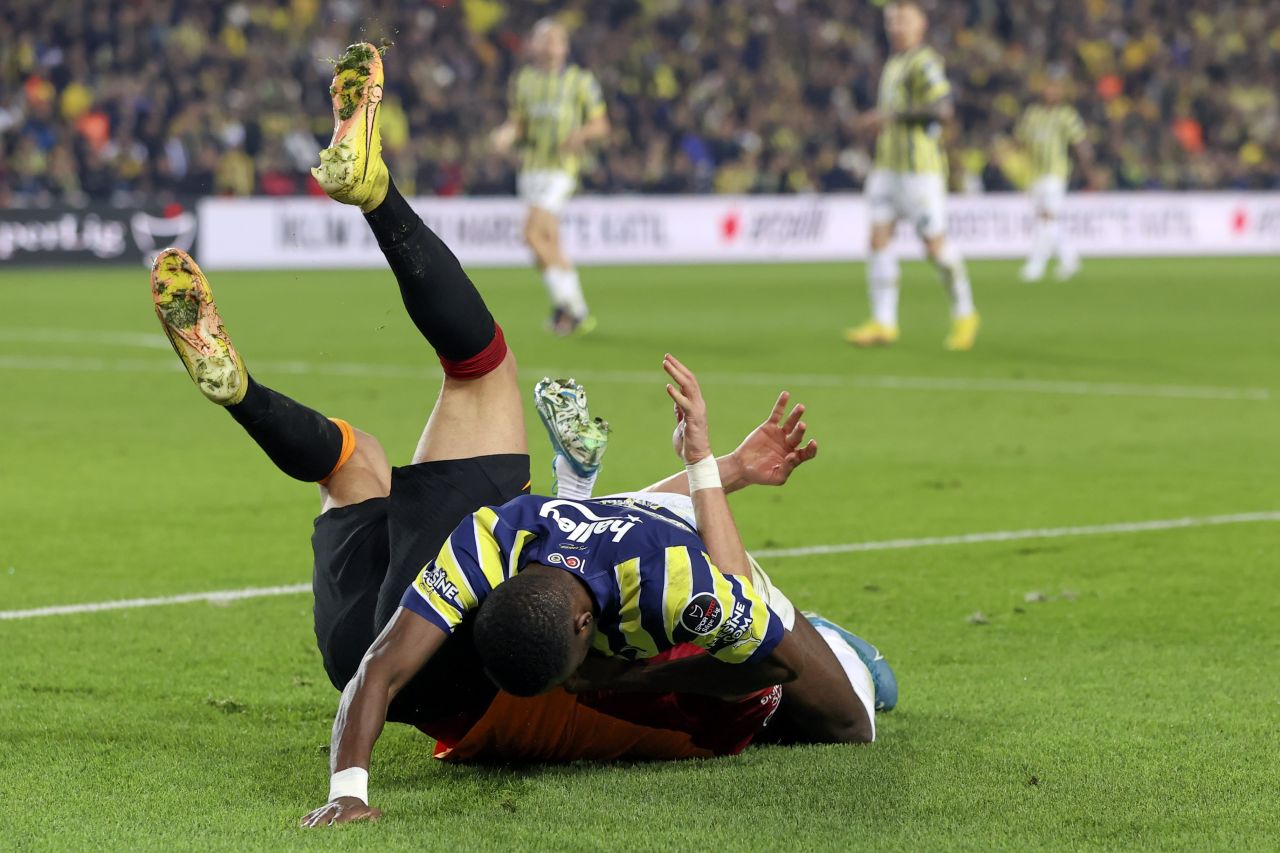 Dev derbiye damga vuran kareler 58