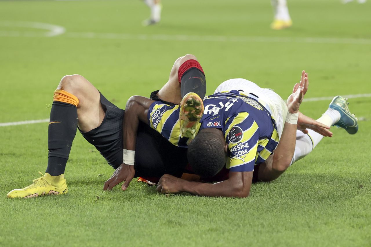Dev derbiye damga vuran kareler 59