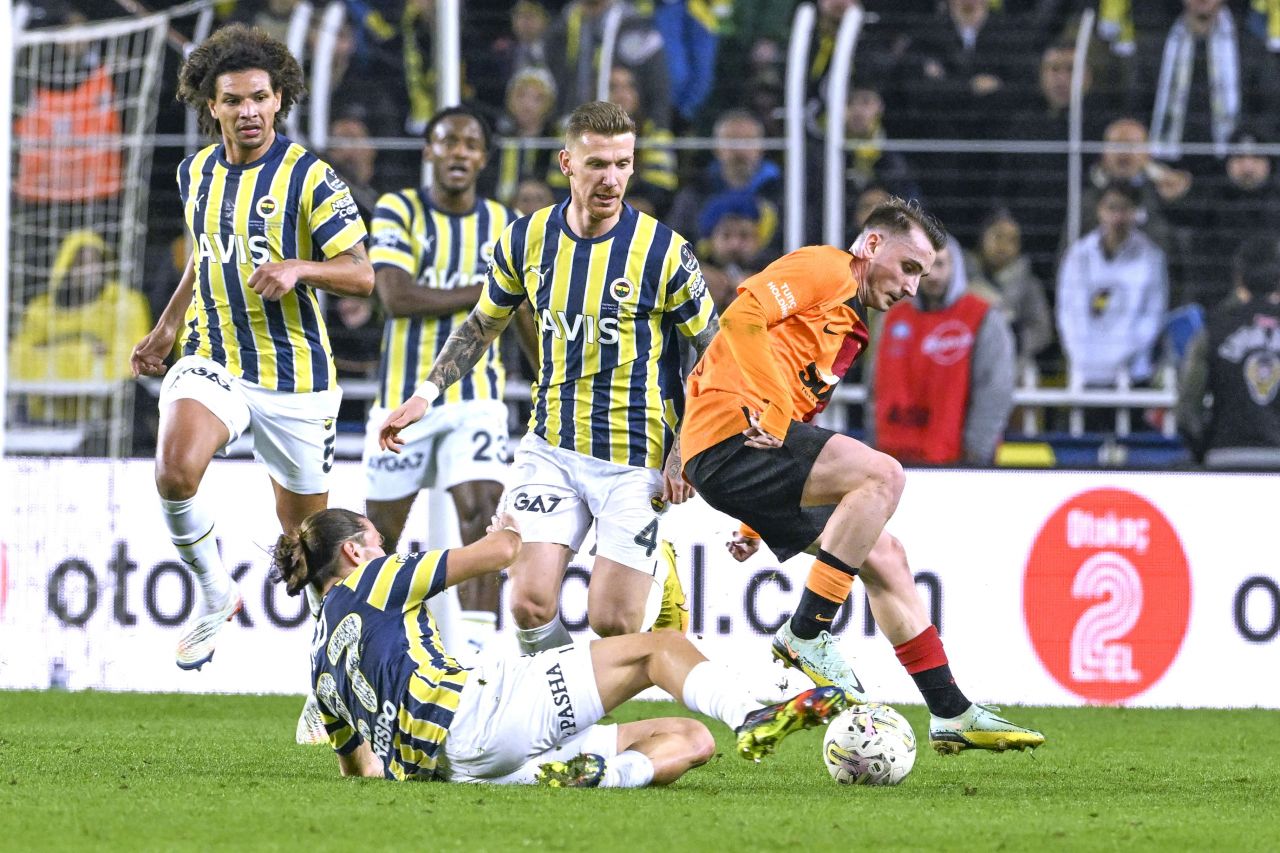 Dev derbiye damga vuran kareler 65