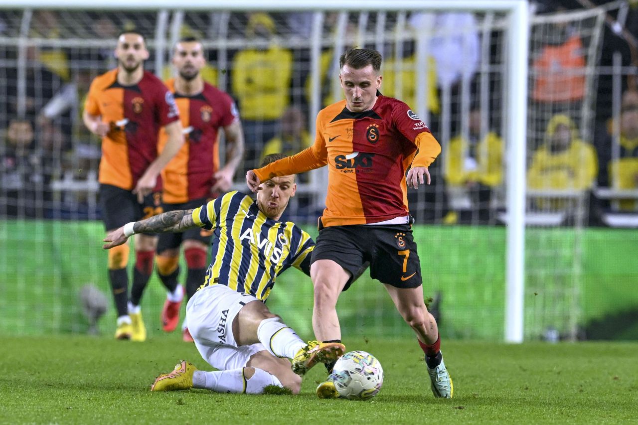 Dev derbiye damga vuran kareler 66