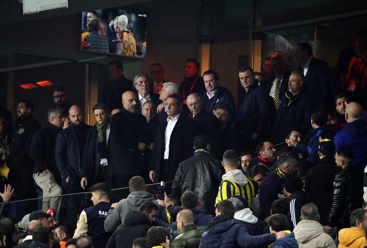 Galatasaray hezimeti fitili ateşledi! Fenerbahçeli taraftarlardan Ali Koç'a şok tepki... 2