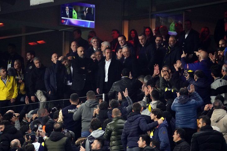 Galatasaray hezimeti fitili ateşledi! Fenerbahçeli taraftarlardan Ali Koç'a şok tepki... 5