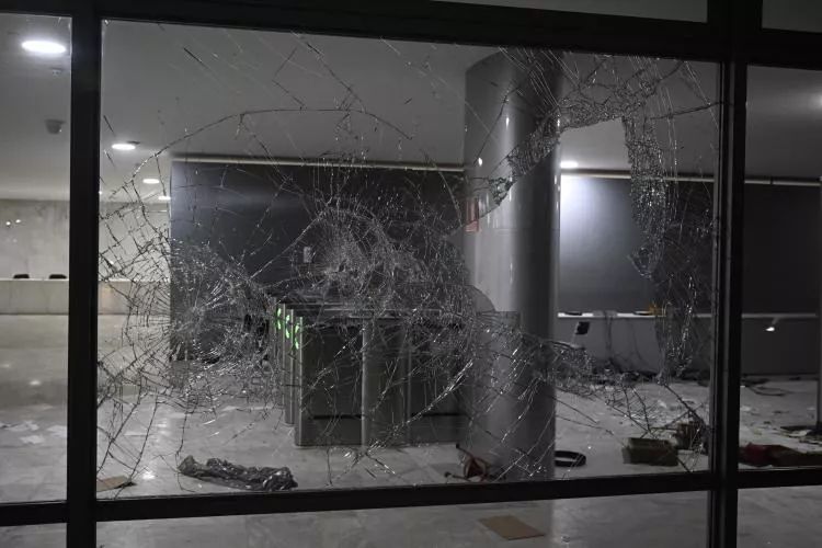 Brezilya'da kongre baskını! ABD ve AB'den ilk açıklama geldi! Lula'ya tam destek... 11