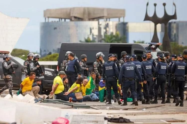 Brezilya'da kongre baskını! ABD ve AB'den ilk açıklama geldi! Lula'ya tam destek... 24