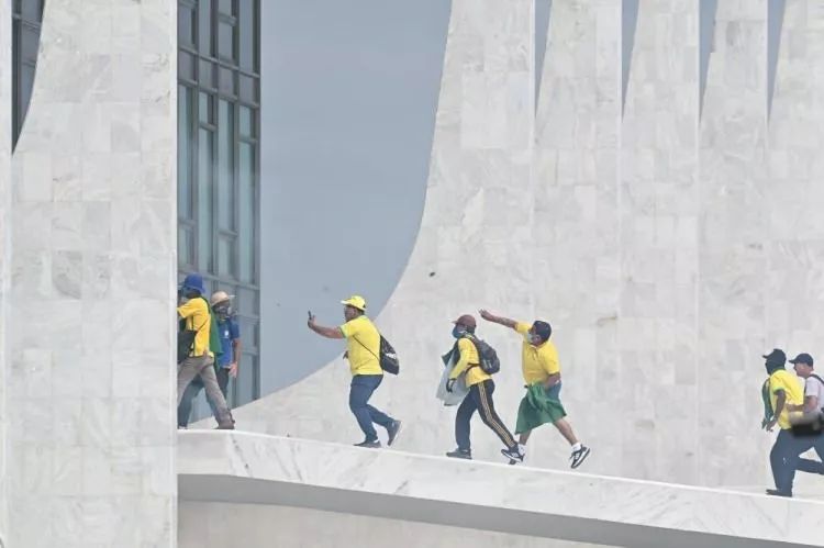 Brezilya'da kongre baskını! ABD ve AB'den ilk açıklama geldi! Lula'ya tam destek... 18