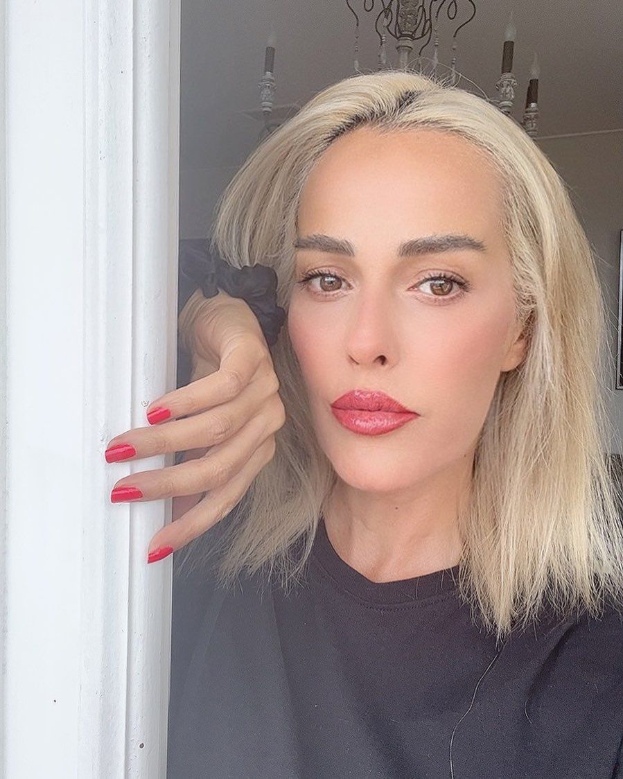 Hülya Avşar'ın kız kardeşi Helin Avşar'ın son görüntüsü şaşırttı 12