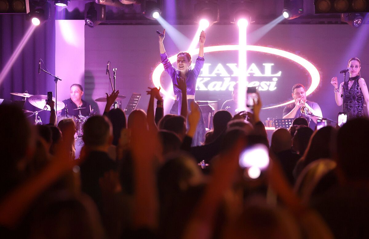 Fazla kilolarına veda eden Zuhal Olcay'ın son hali övgü topladı 6