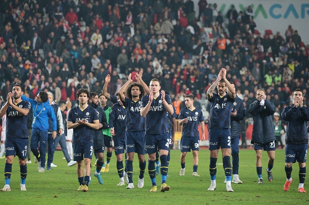 Fenerbahçe'de kırmızı alarm! Tedbir ve transfer... 10