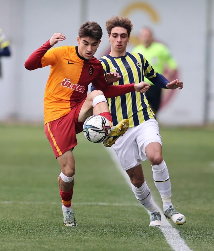 Galatasaray Fenerbahçe'yi farklı yendi 2