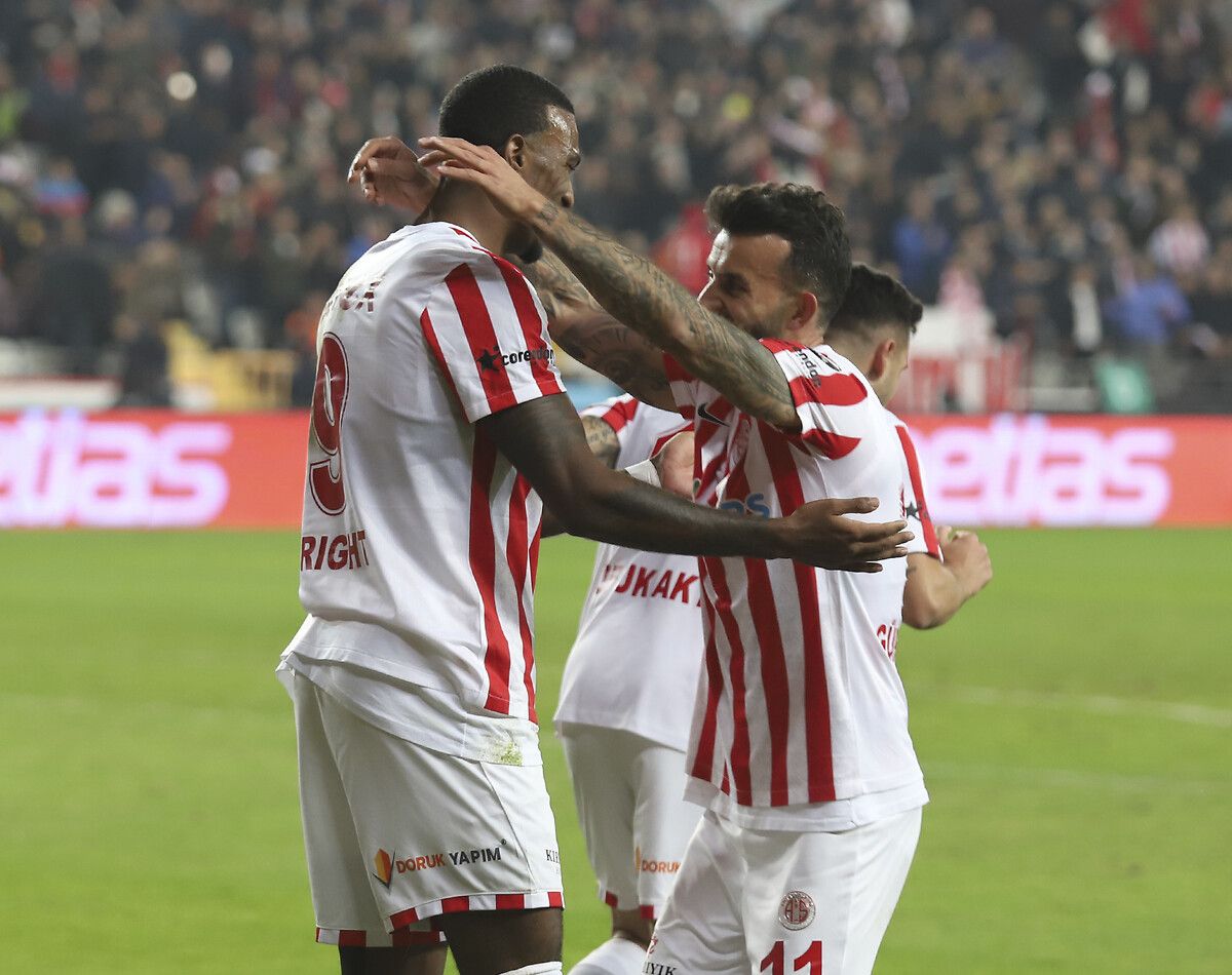 Haji Wright'a yapılan son teklif belli oldu 6