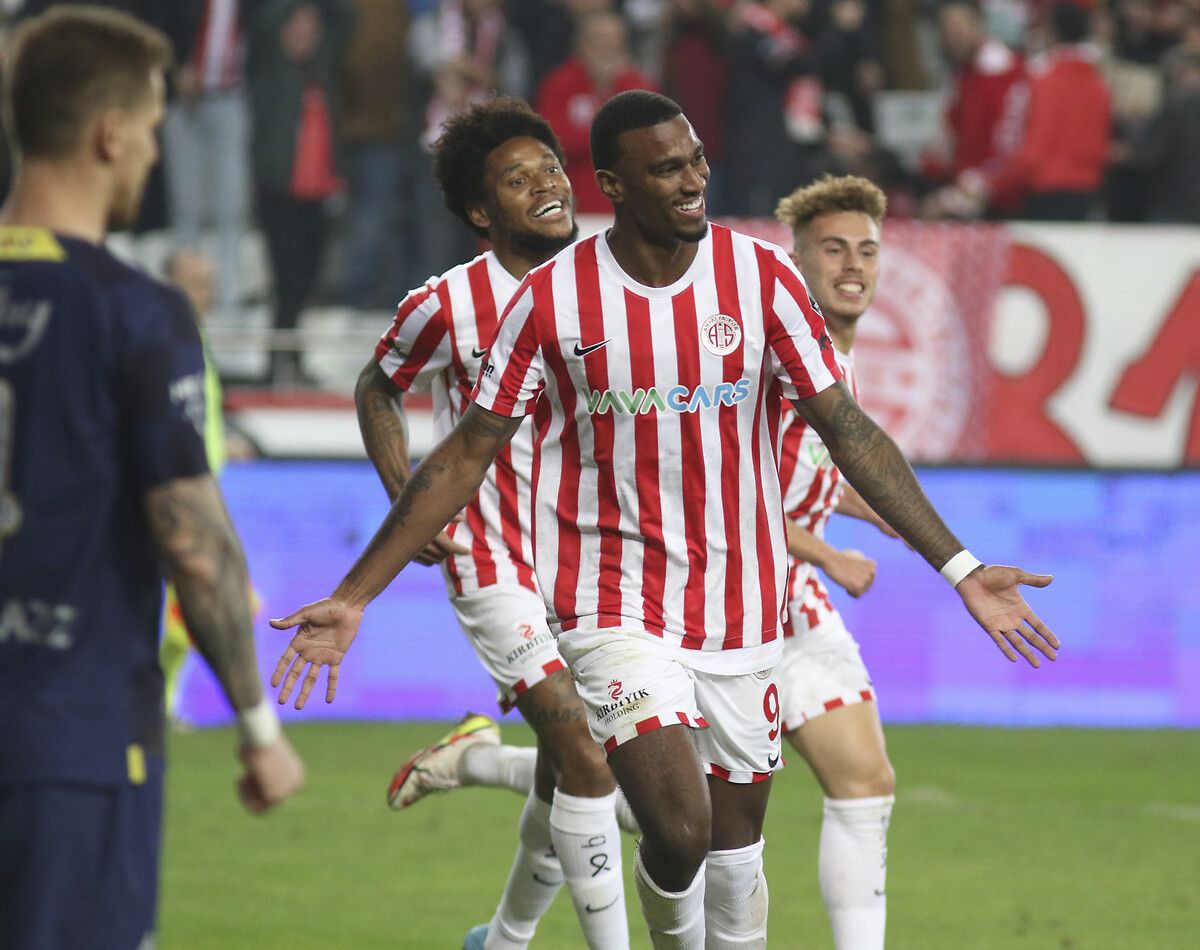 Haji Wright'a yapılan son teklif belli oldu 7