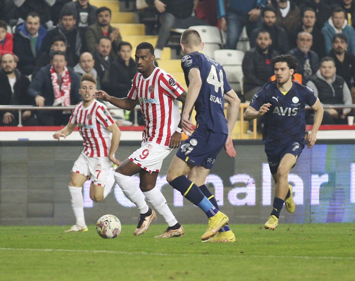Haji Wright'a yapılan son teklif belli oldu 8