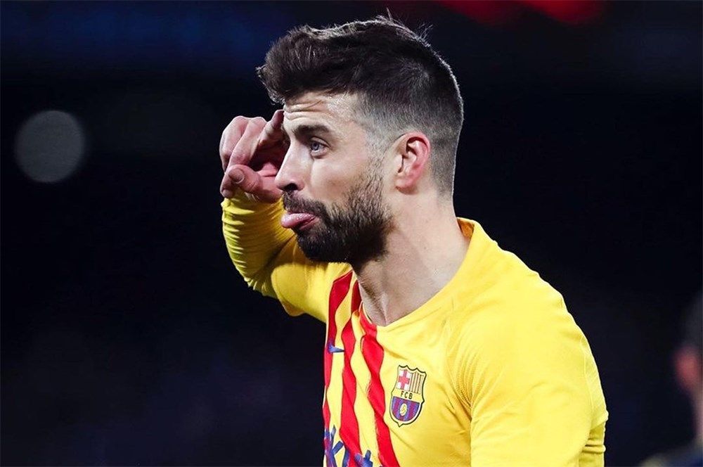 Bomba gönderme! Shakira şarkı yazdı, Gerard Pique yine tiye aldı 1